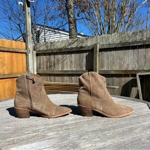 Dolce Vita Anthropologie Solow Suede Western Heel Ankle Bootie‎ women size 9